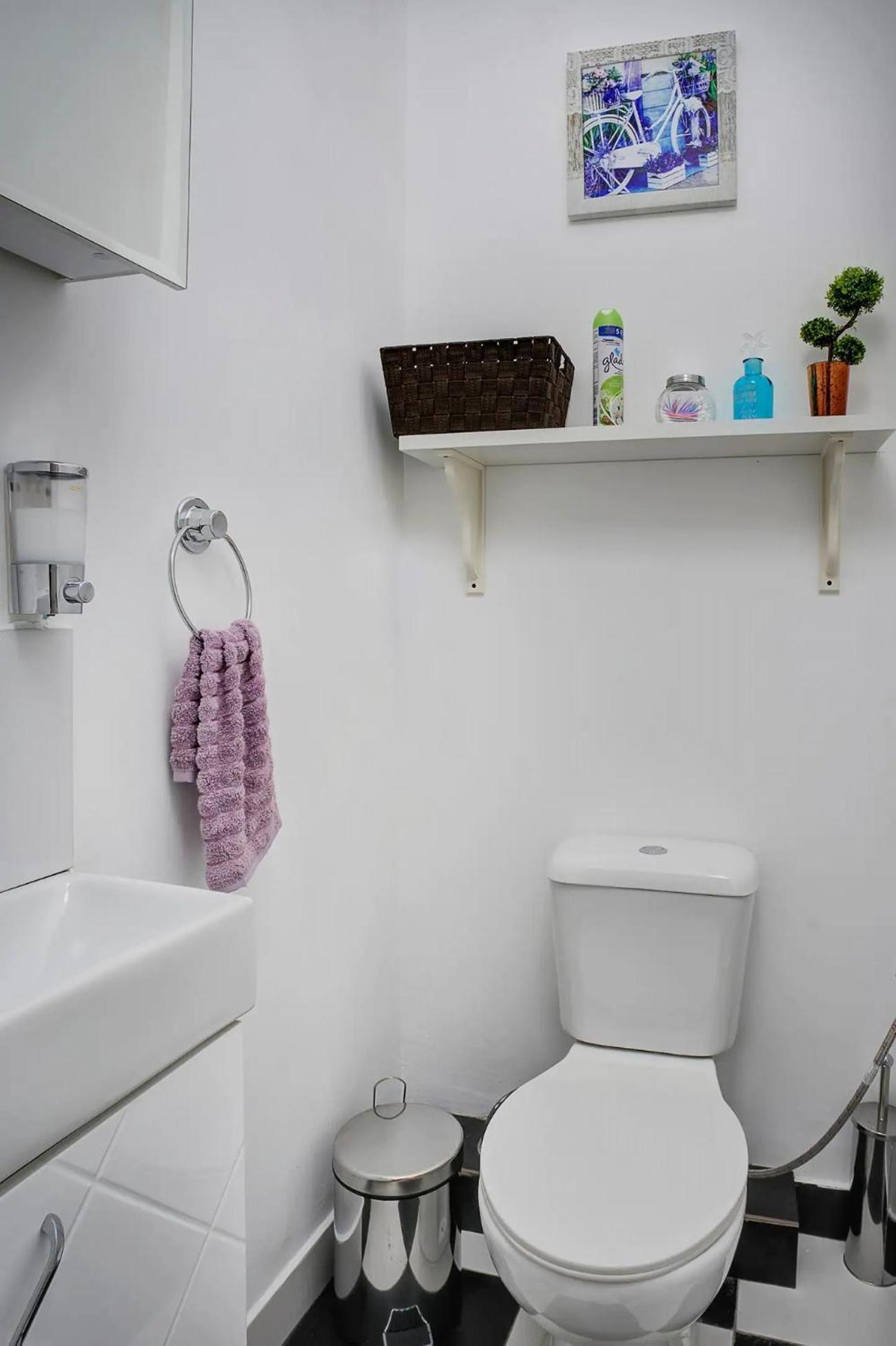Апартаменти 10 Seconds Away From The Main Street, Free Secured Parking Софія